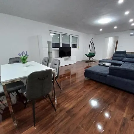 Apartment Amor Vir 비르