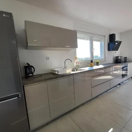 Apartment Amor Vir 아파트